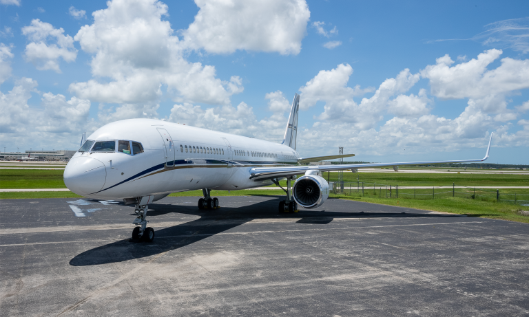 Aircraft Charter VIP Boeing 757 200