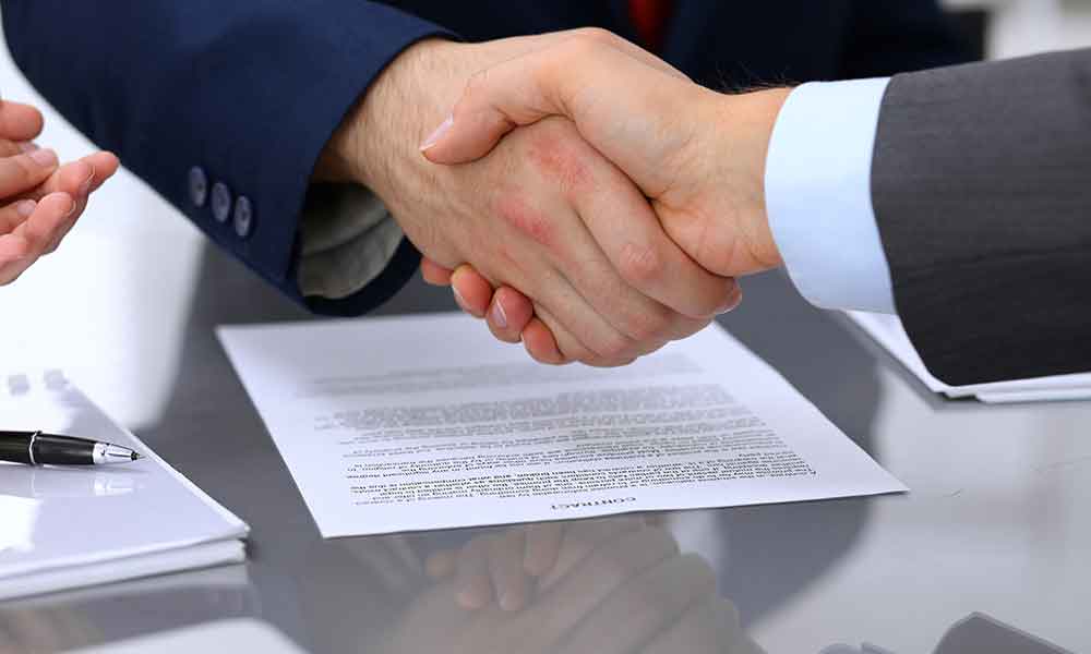 Contract advisory and negotiation