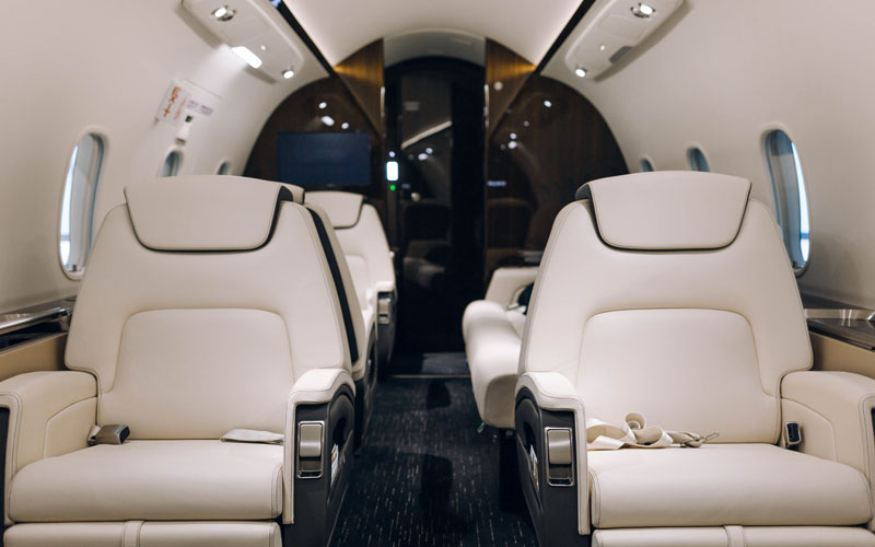 Super Mid size Private Jet Bombardier Challenger 300 Interior
