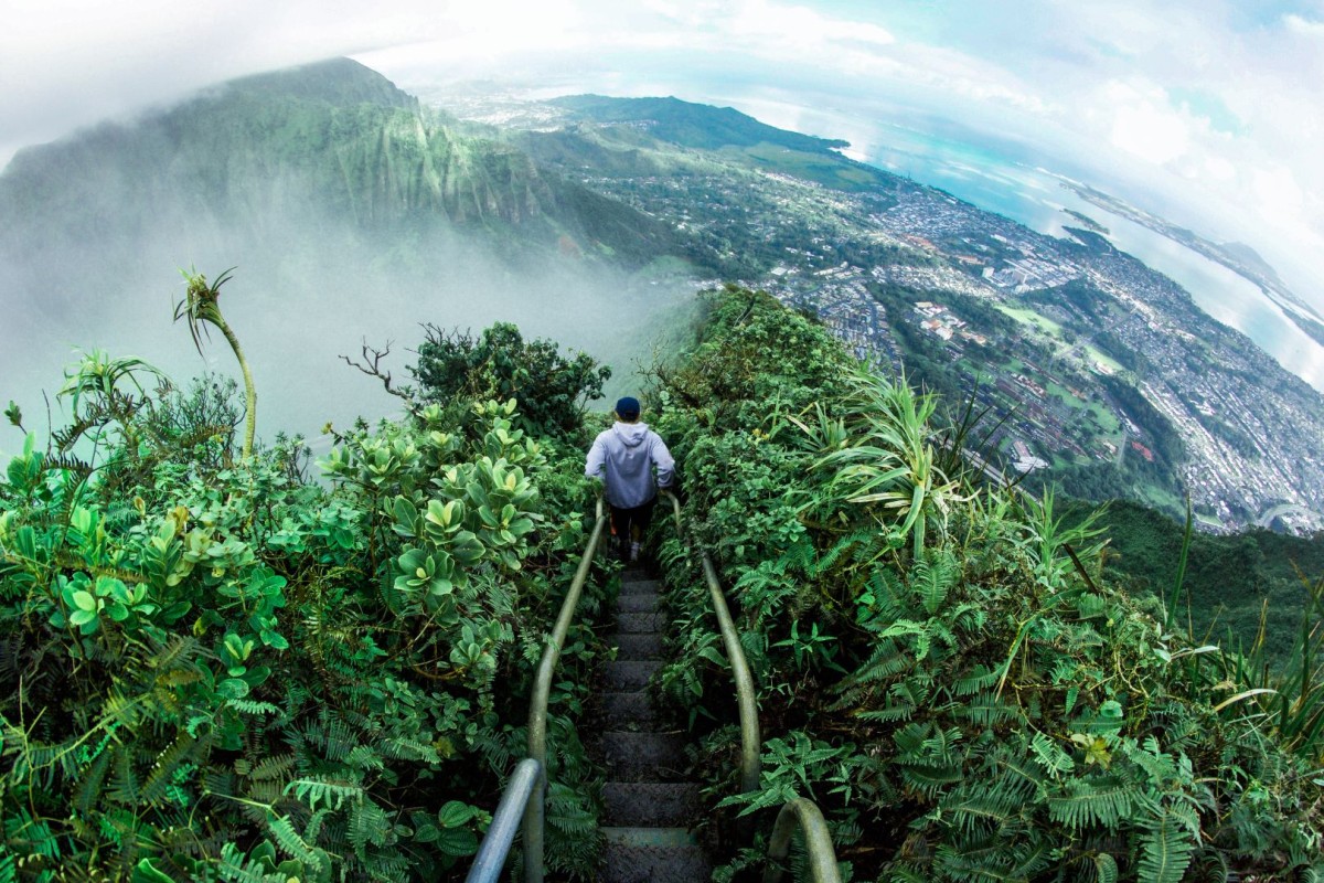 Stairway to Heaven (Haiku Stairs) Oahu, Hawaii